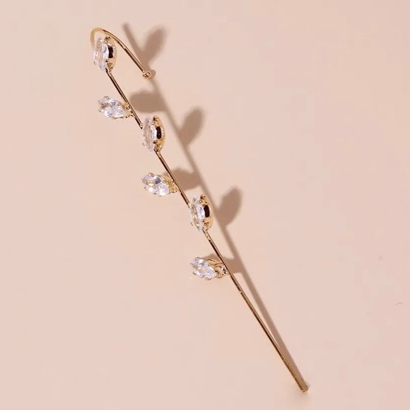 🔵𝟲𝟱%𝗢𝗙𝗙 𝗯𝘂𝗻𝗱𝗹𝗲𝘀 𝟯+🔵 NEW CZ Delicate Floral Ear Hook Crawler Earring - Picture 9 of 17